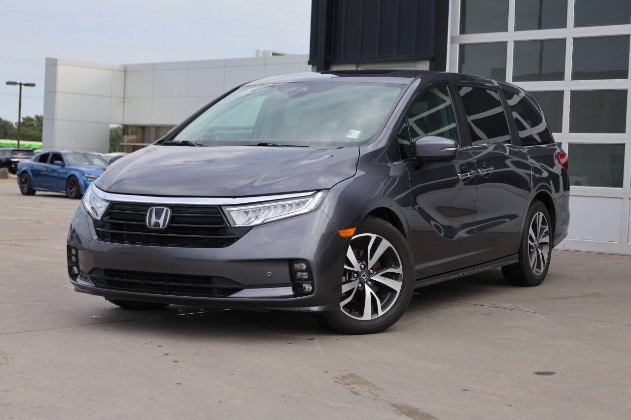 Used 2023 Honda Odyssey Touring image 3