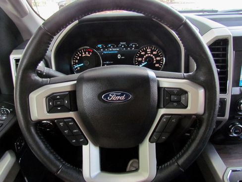 Used 2018 Ford F150 Lariat w/ Trailer Tow Package image 28