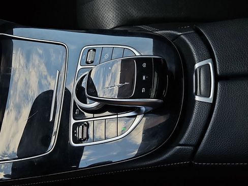 Certified 2017 Mercedes-Benz E 300 4MATIC image 22