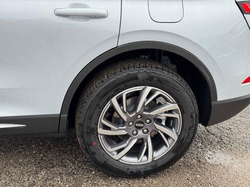 New 2026 Lincoln Corsair Premiere FWD image 9