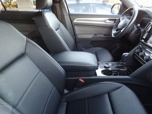 Used 2023 Volkswagen Atlas Cross Sport SEL R-Line image 9