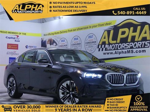 Used 2025 BMW 530i xDrive w/ Premium Package image 1