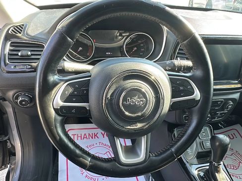 Used 2019 Jeep Compass Limited AWD/4WD image 10
