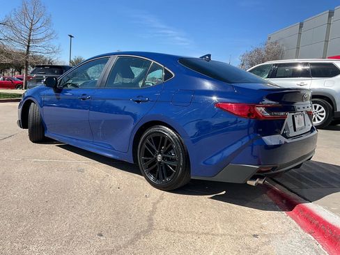 Used 2025 Toyota Camry SE image 8