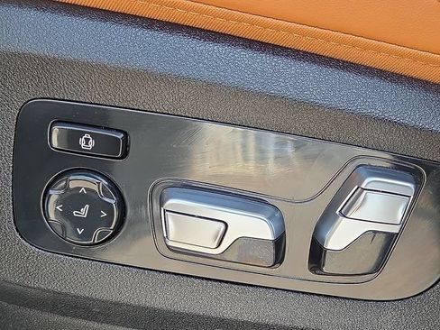 Used 2024 BMW X5 xDrive40i w/ M Sport Package AWD/4WD image 18