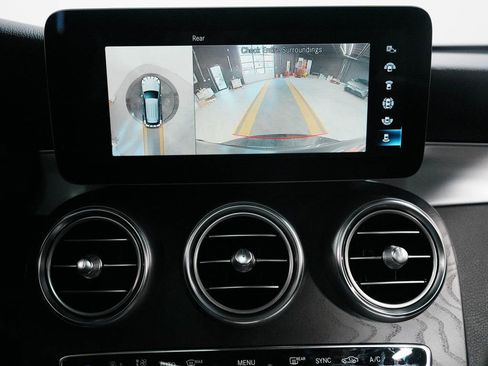 Used 2022 Mercedes-Benz GLC 300 4MATIC image 16