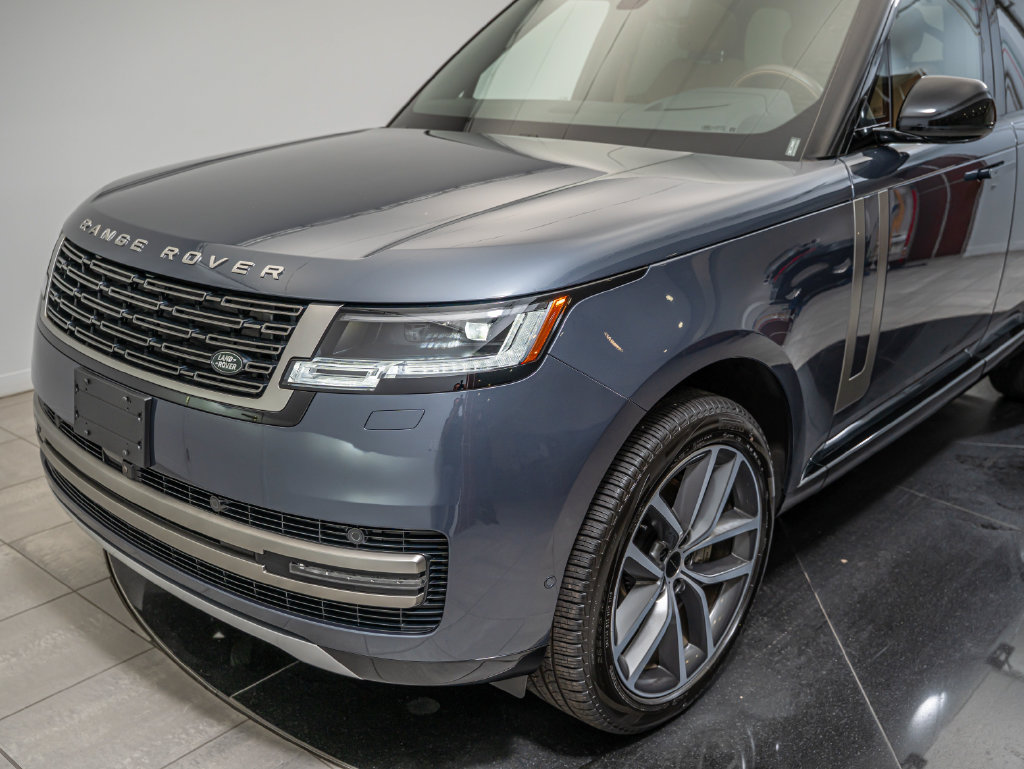 Used 2026 Land Rover Range Rover SE AWD/4WD image 13