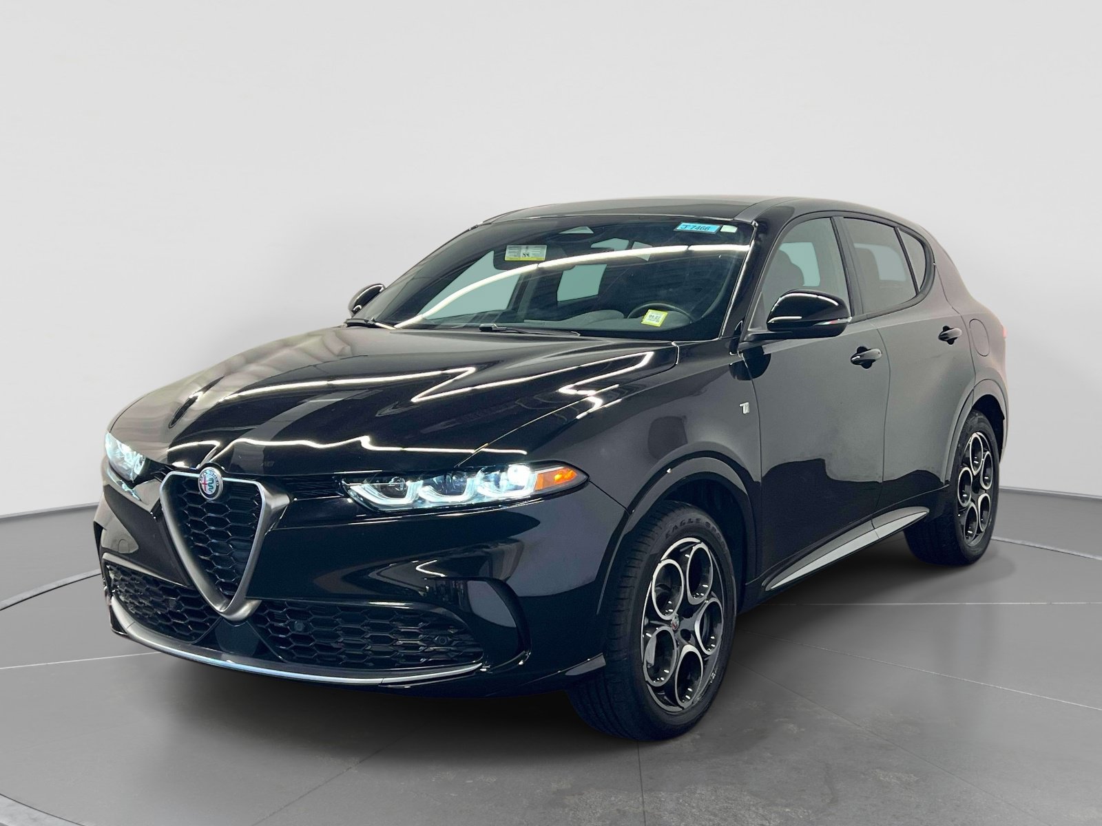 Used 2024 Alfa Romeo Tonale Ti AWD/4WD image 5