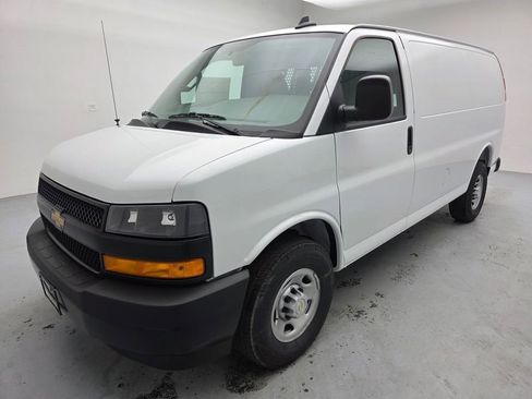 New 2026 Chevrolet Express 3500 w/ Driver Convenience Package RWD image 4