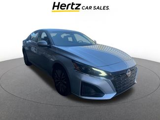 Used 2023 Nissan Altima 2.5 SV image 1