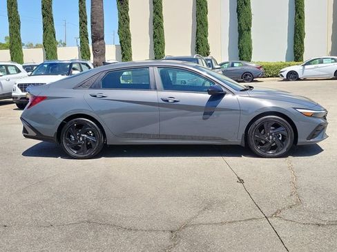 New 2026 Hyundai Elantra SEL Sport FWD image 30