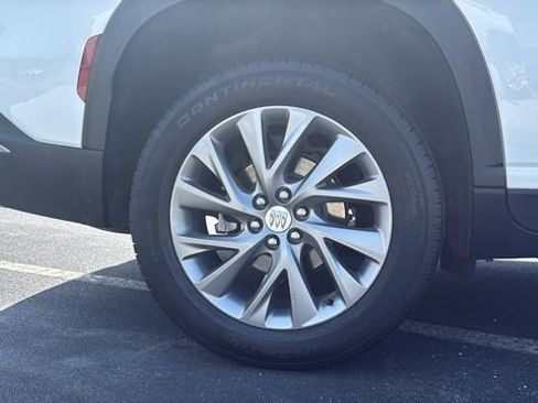 Used 2025 Buick Enclave Preferred FWD image 9