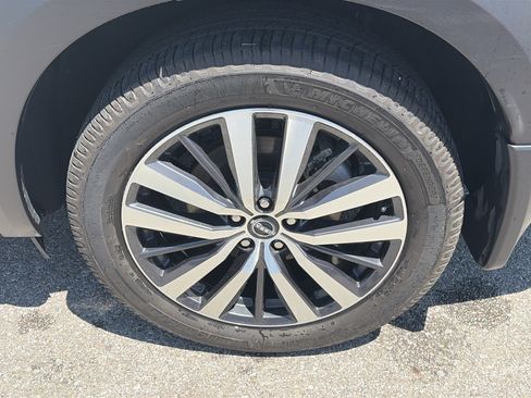 Used 2022 Nissan Pathfinder Platinum w/ Cargo Package AWD/4WD image 9