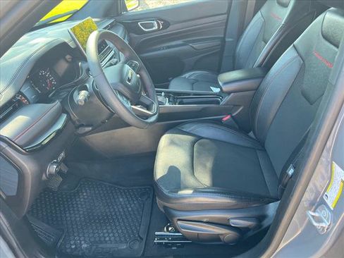 Used 2023 Jeep Compass Trailhawk image 12