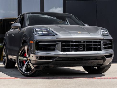 Certified 2025 Porsche Cayenne S AWD/4WD image 6