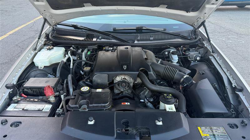 Used 2004 Lincoln Town Car Ultimate RWD image 5