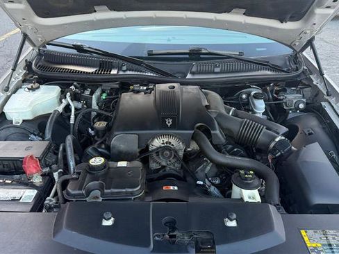 Used 2004 Lincoln Town Car Ultimate image 5