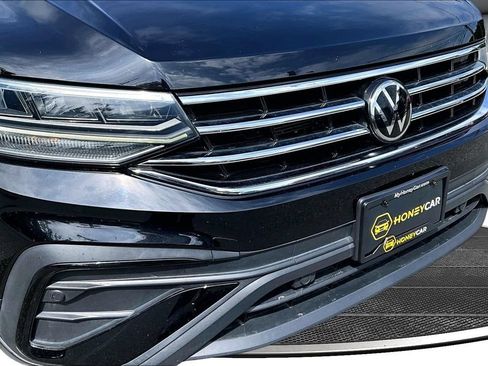 Used 2022 Volkswagen Tiguan SE AWD/4WD image 33
