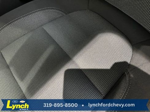 Used 2023 Chevrolet Traverse LT w/ Midnight/Sport Edition image 7