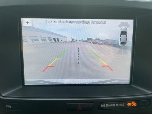 Used 2017 Ford Explorer XLT w/ Equipment Group 202A FWD image 15