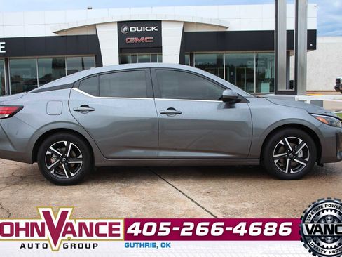 Used 2025 Nissan Sentra SV FWD image 11