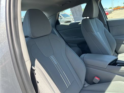 Used 2023 Hyundai Elantra Blue FWD image 28
