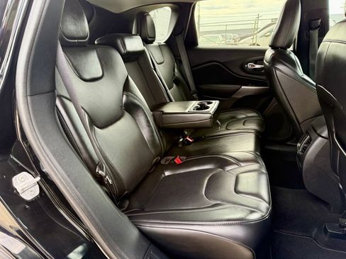 Used 2020 Jeep Cherokee Limited AWD/4WD image 22