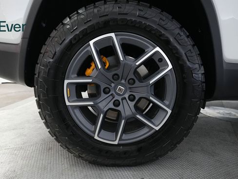 Used 2024 Rivian R1S Adventure AWD/4WD image 22