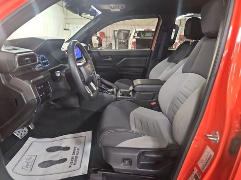 Used 2024 Toyota Tacoma TRD Sport image 9