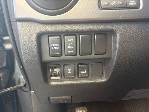 Used 2021 Nissan Titan PRO-4X w/ Pro-4x Convenience Package AWD/4WD image 41