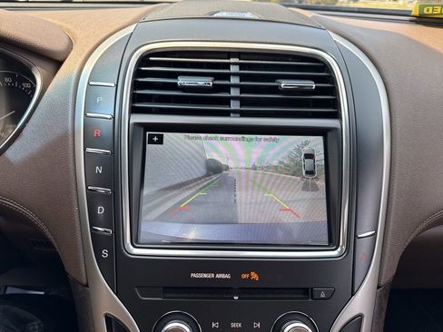 Used 2017 Lincoln MKX Reserve w/ Luxury Package image 22