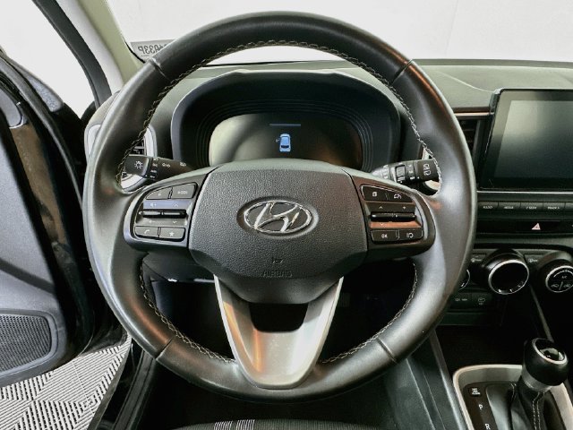 Used 2025 Hyundai Venue SEL FWD image 13