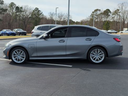 Certified 2023 BMW 330e w/ Premium Package image 7