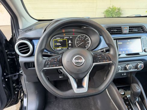 Used 2025 Nissan Versa SV image 28