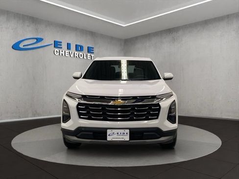 New 2026 Chevrolet Equinox LT w/ Convenience Package II AWD/4WD image 2