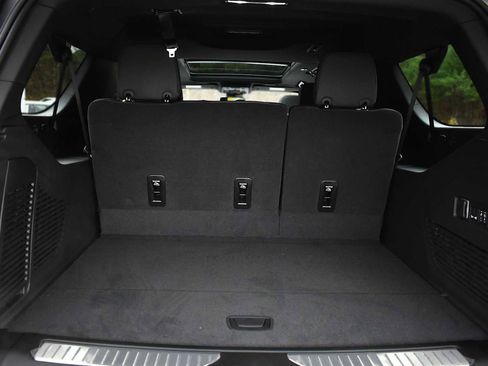 New 2026 Chevrolet Suburban RST image 8