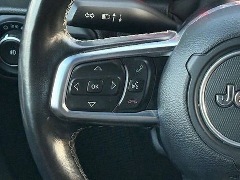 Used 2020 Jeep Wrangler Unlimited Sahara image 28