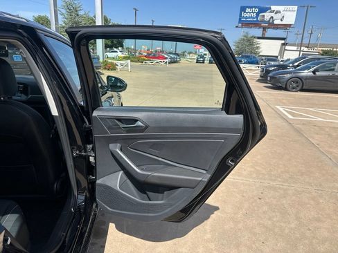 Used 2024 Volkswagen Jetta SE w/ Panoramic Sunroof Package FWD image 16