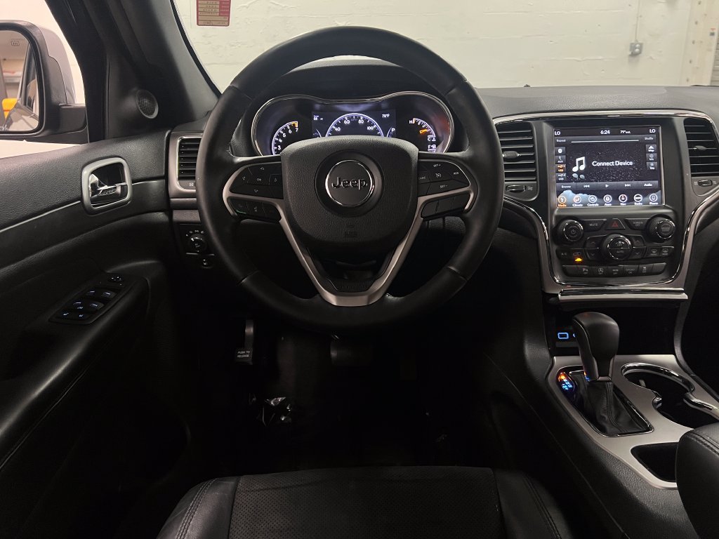 Used 2018 Jeep Grand Cherokee Altitude AWD/4WD image 13