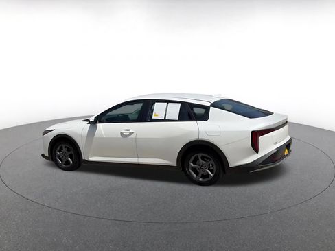 Used 2025 Kia K4 FWD image 11