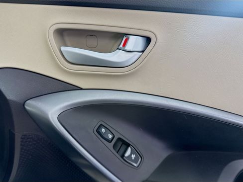 Used 2017 Hyundai Santa Fe Sport 2.0T image 31