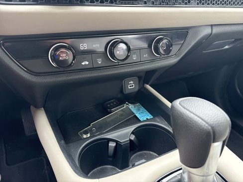 Used 2023 Honda HR-V LX image 25