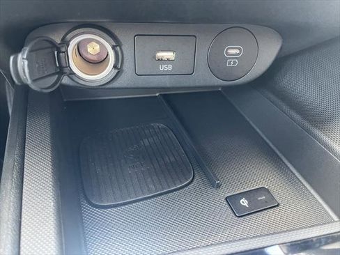 New 2025 Hyundai Elantra Limited image 27