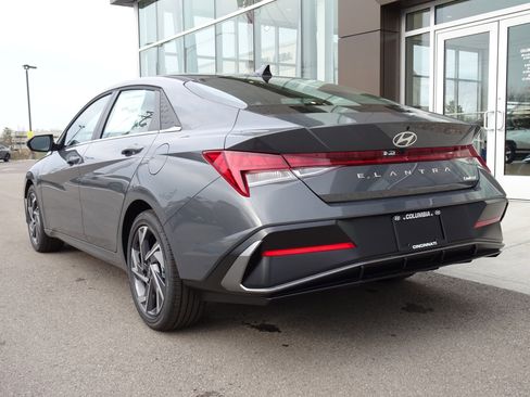 New 2026 Hyundai Elantra Limited image 3