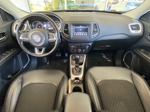 Used 2021 Jeep Compass Latitude w/ Convenience Group AWD/4WD image 28