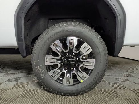 New 2025 GMC Sierra 3500 Denali w/ Denali Reserve Package image 13