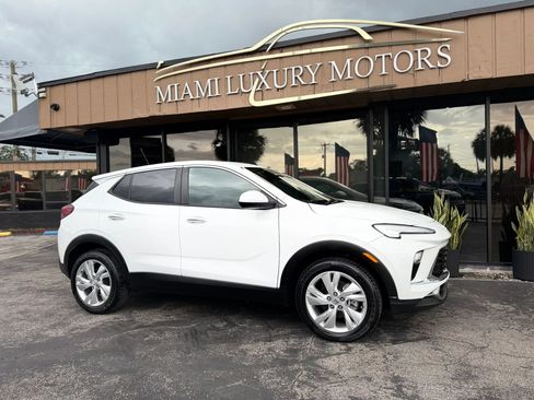 Used 2024 Buick Encore GX Preferred FWD image 1