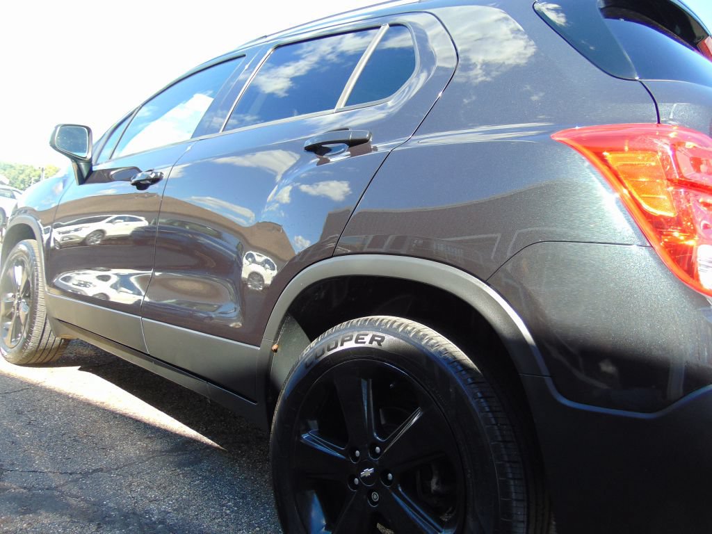 Used 2016 Chevrolet Trax LTZ w/ Midnight Edition AWD/4WD image 16