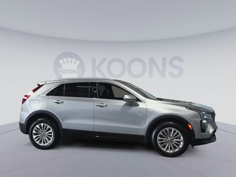 Used 2024 Cadillac XT4 Premium Luxury AWD/4WD image 2