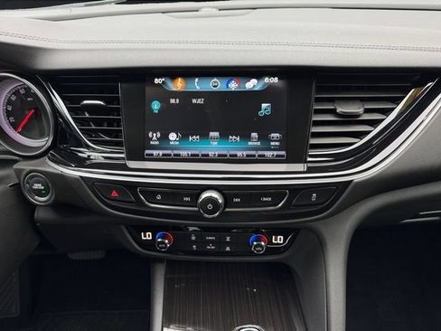 Used 2018 Buick Regal Preferred FWD image 11